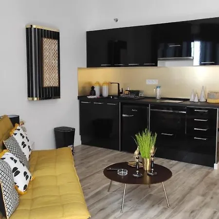 La Avenida De Apartment *